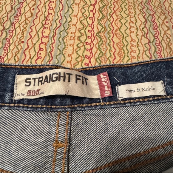 Vintage Levi's 505 Cut Off Denim Shorts Straight Fit Saint & Noble 34 W Distress - Picture 3 of 11